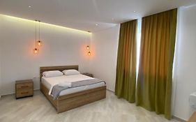 Lori Gardenia Hotel